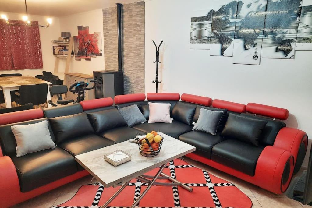Villa Confortable Avec Jacuzzi A Chevannes Chevannes  المظهر الخارجي الصورة