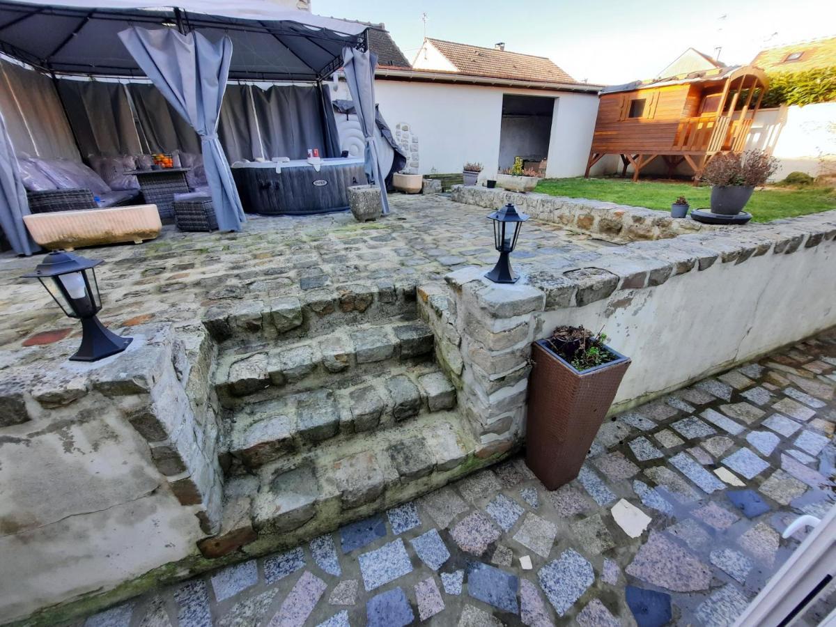 Villa Confortable Avec Jacuzzi A Chevannes Chevannes  المظهر الخارجي الصورة